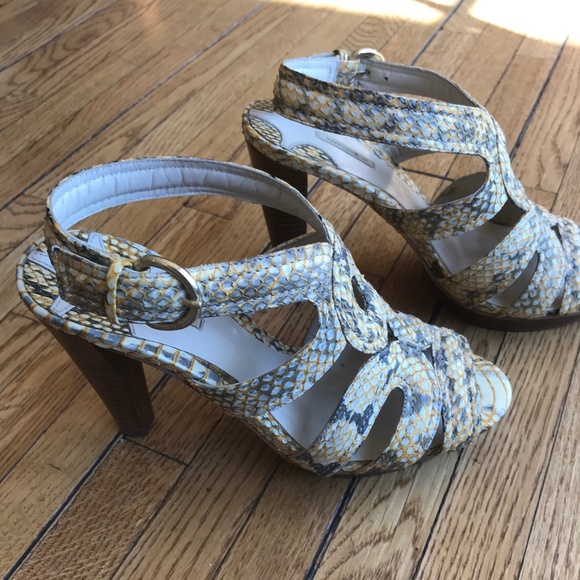 6M - Open Toe Platform Heels - Picture 2 of 5